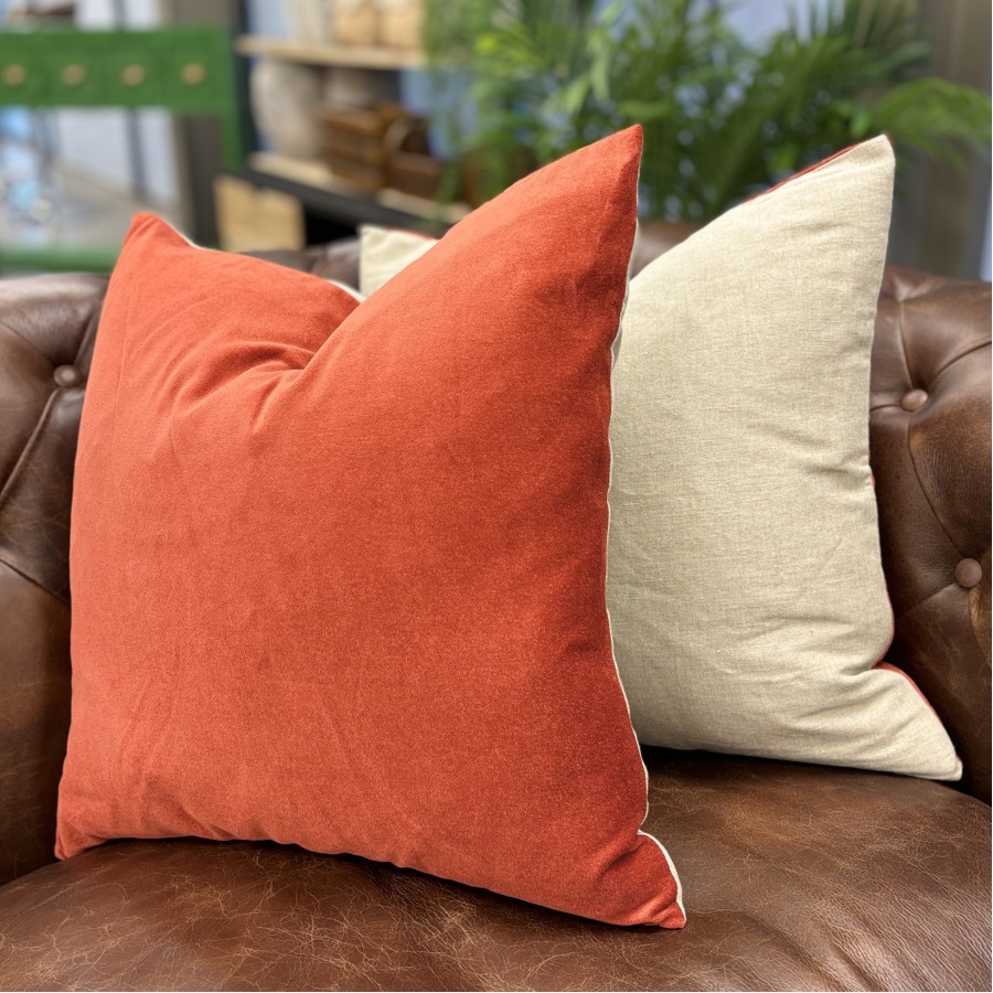 Ollo - Majestic Cushion - Cayenne