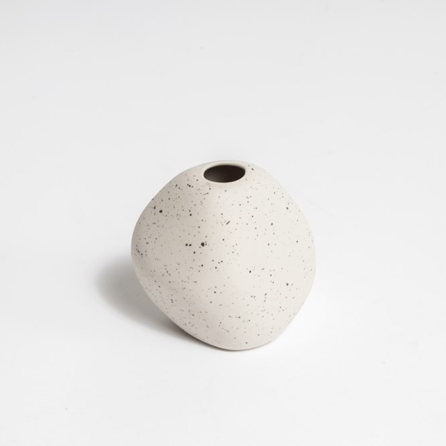 Pebble Vase - Natural